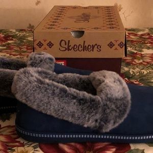 Sketchers wide fit womens slippers, size 8.5, blue